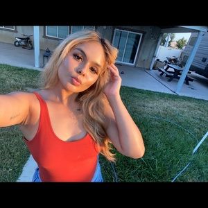 Meet your Posher, Isabel